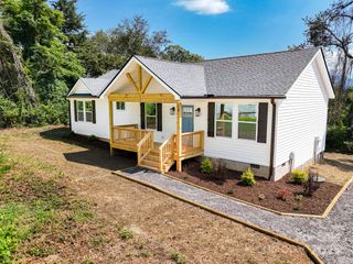 10 White Avenue, Asheville, NC 28803