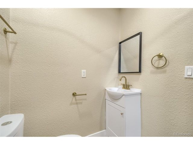321 Stuart St, Denver, CO 80219