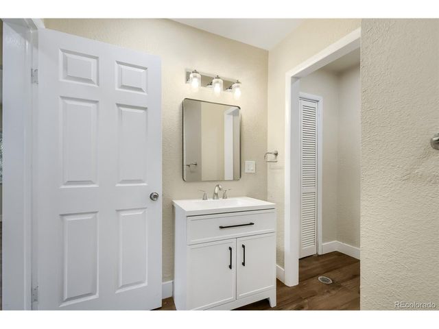 321 Stuart St, Denver, CO 80219