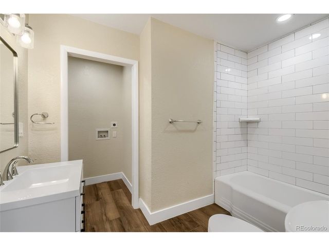 321 Stuart St, Denver, CO 80219