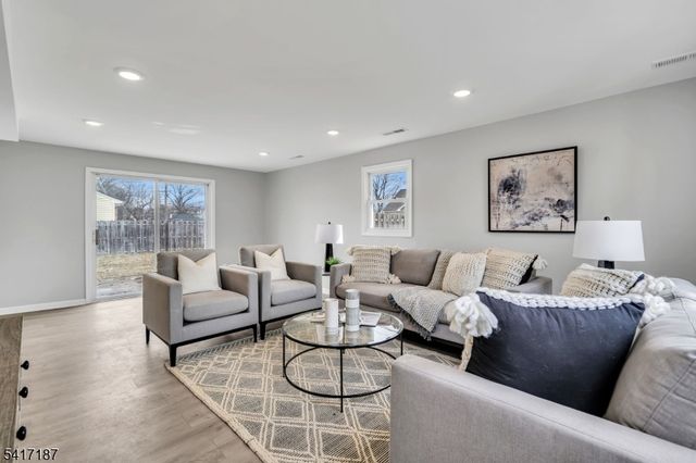 525 Trinity St, Plainfield City, NJ 07063