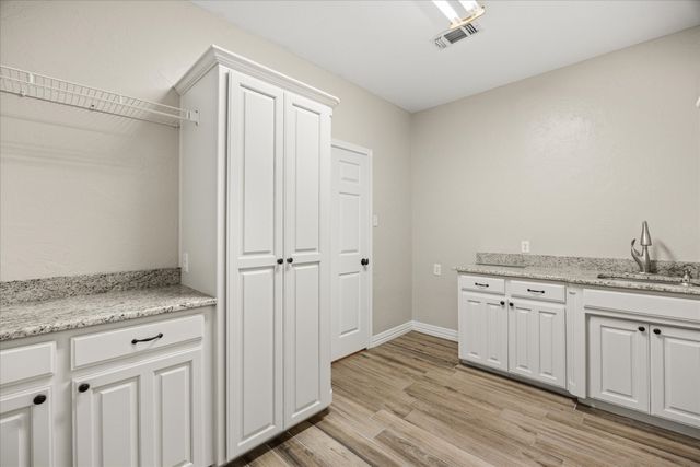 9616 Air Park Drive, Granbury, TX 76049