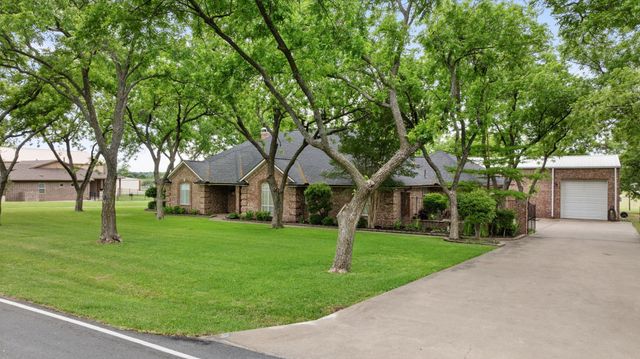 9616 Air Park Drive, Granbury, TX 76049