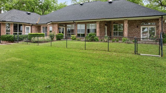 9616 Air Park Drive, Granbury, TX 76049