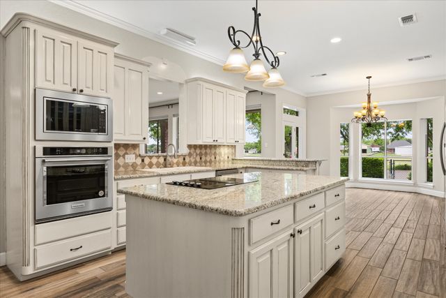 9616 Air Park Drive, Granbury, TX 76049