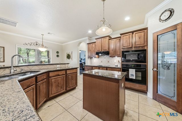 1511 Mount Bear, Canyon Lake, TX 78133