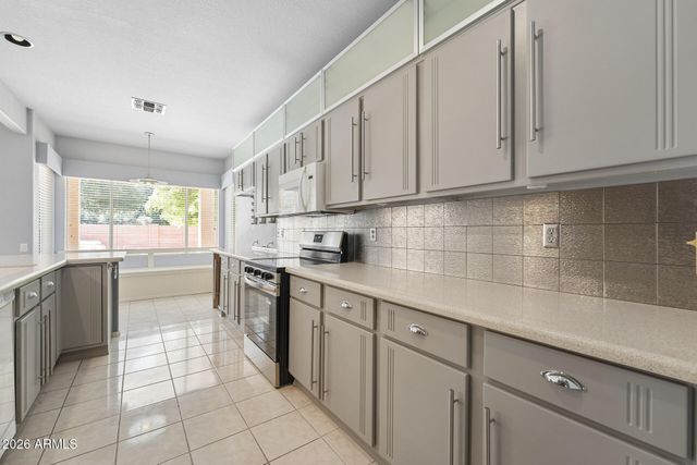 3301 E BEHREND Drive, Phoenix, AZ 85050