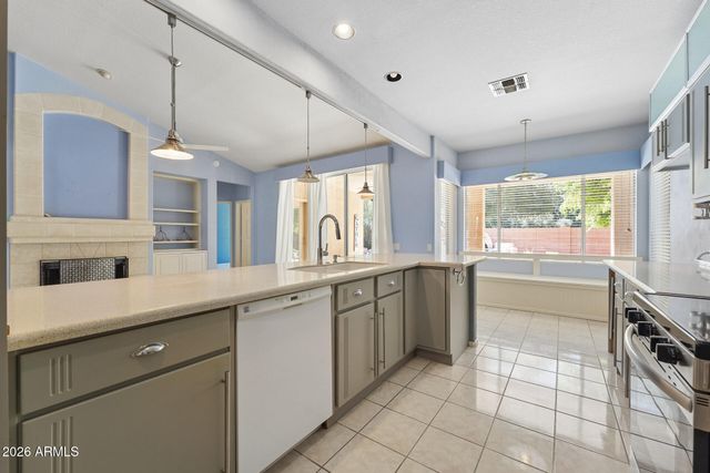 3301 E BEHREND Drive, Phoenix, AZ 85050