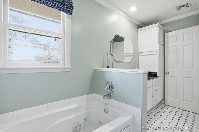 3464 S Gary Place, Tulsa, OK 74105