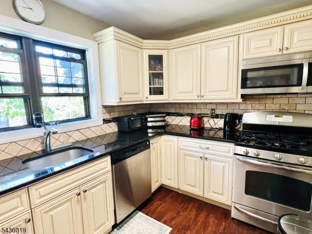 181 Long Hill Rd A7, Little Falls Twp., NJ 07424