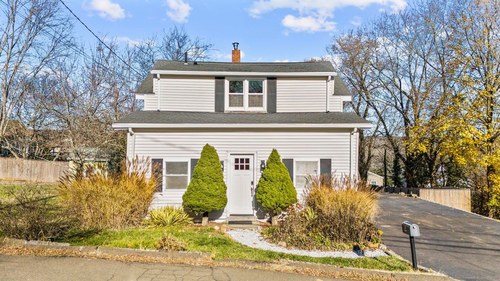 4 Bellview Road, Branford, CT 06405