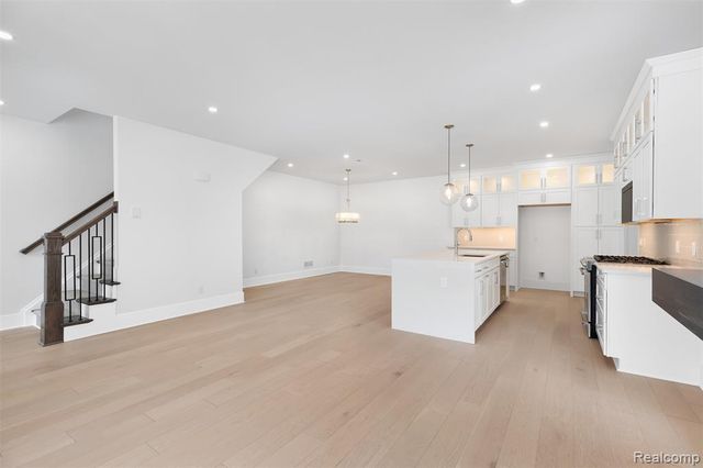 106 Apaloosa, Northville, MI 48167