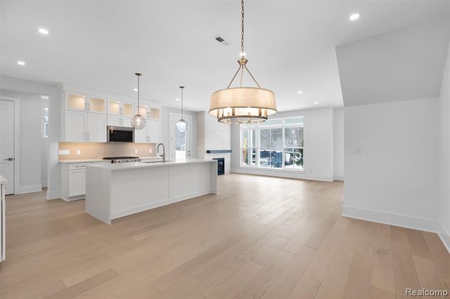 106 Apaloosa, Northville, MI 48167