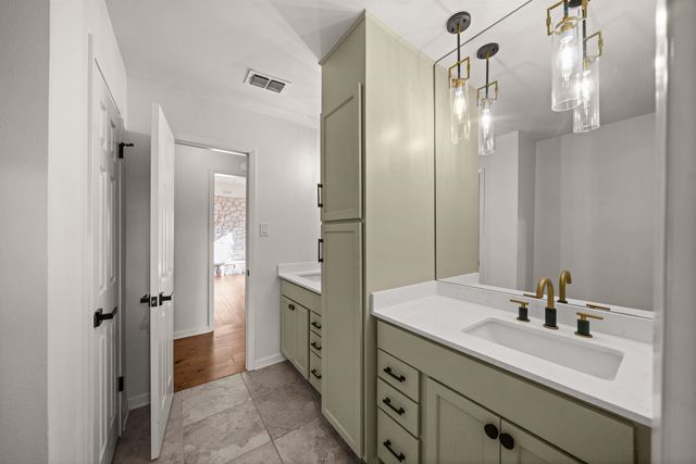 3829 Cloverdale, Tyler, TX 75701