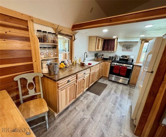 7535 Birch Creek Road, Dillon, MT 59732