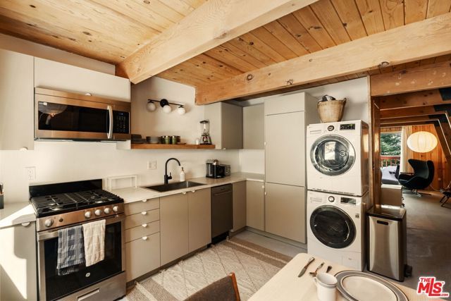 43527 Shasta Road, Big Bear City, CA 92315