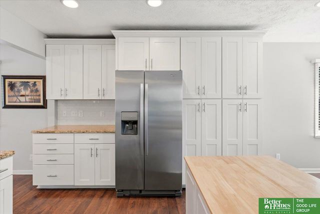 2112 S 49 Avenue, Omaha, NE 68106