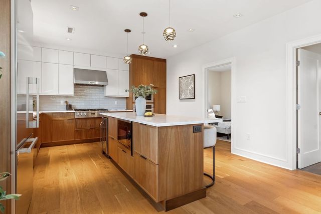65-67 Victoria St 65, Somerville, MA 02144