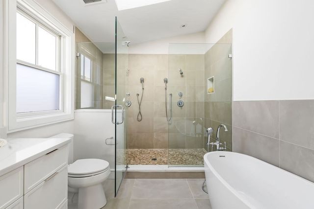 65-67 Victoria St 65, Somerville, MA 02144