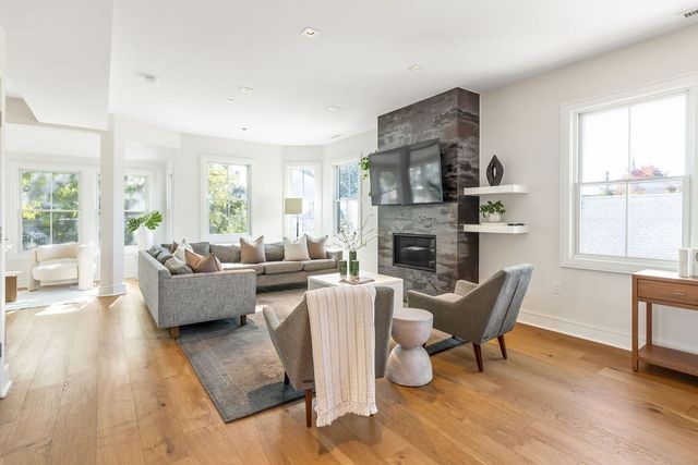 65-67 Victoria St 65, Somerville, MA 02144