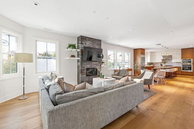 65-67 Victoria St 65, Somerville, MA 02144