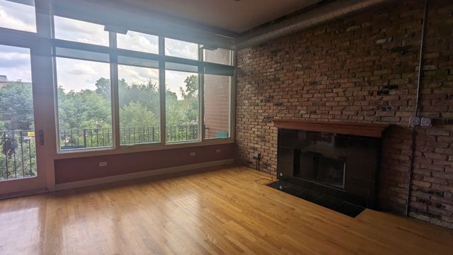 1738 W Belmont Avenue 3F, Chicago, IL 60657