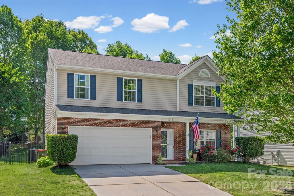 3253 Wicklow Lane, Lake Wylie, SC 29710