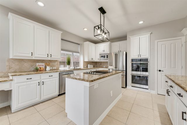 939 Midland Creek Drive, Southlake, TX 76092