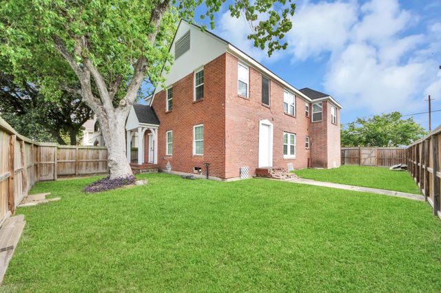2919 Rosedale Street B, Houston, TX 77004