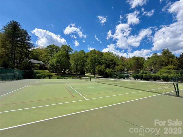 8 Creekside Lane, Asheville, NC 28803