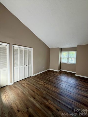 8 Creekside Lane, Asheville, NC 28803
