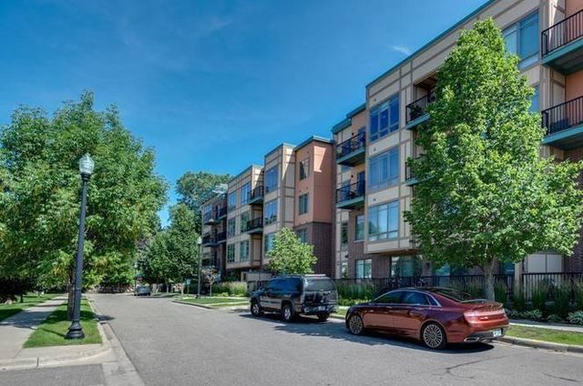 1070 Grandview Court NE 415, Columbia Heights, MN 55421