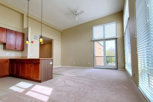 1070 Grandview Court NE 415, Columbia Heights, MN 55421