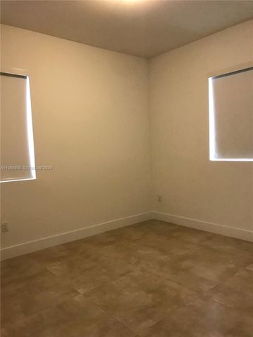 10055 NW 75th St, Doral, FL 33178