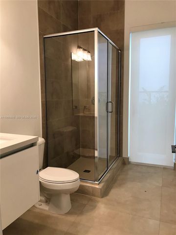 10055 NW 75th St, Doral, FL 33178