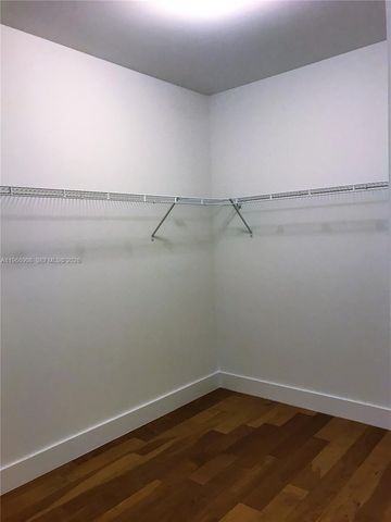 10055 NW 75th St, Doral, FL 33178