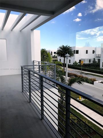 10055 NW 75th St, Doral, FL 33178