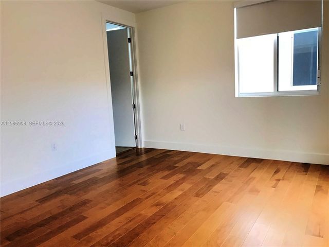 10055 NW 75th St, Doral, FL 33178