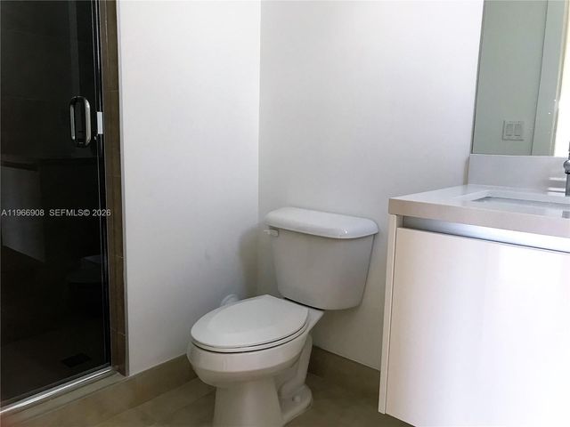 10055 NW 75th St, Doral, FL 33178