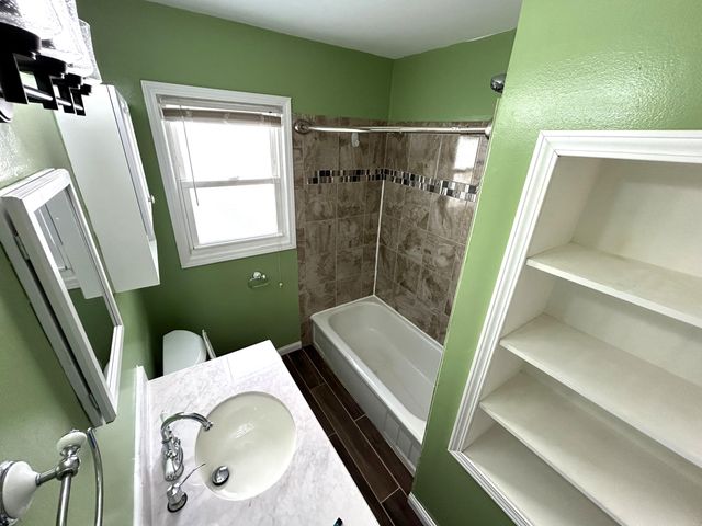 24127 Lehigh Street, Dearborn Heights City, MI 48125