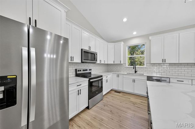 108 Hickory Heits Court, Moscow Mills, MO 63362