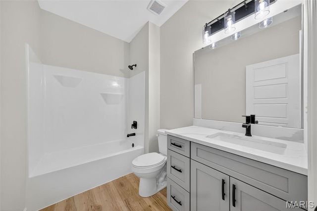 108 Hickory Heits Court, Moscow Mills, MO 63362