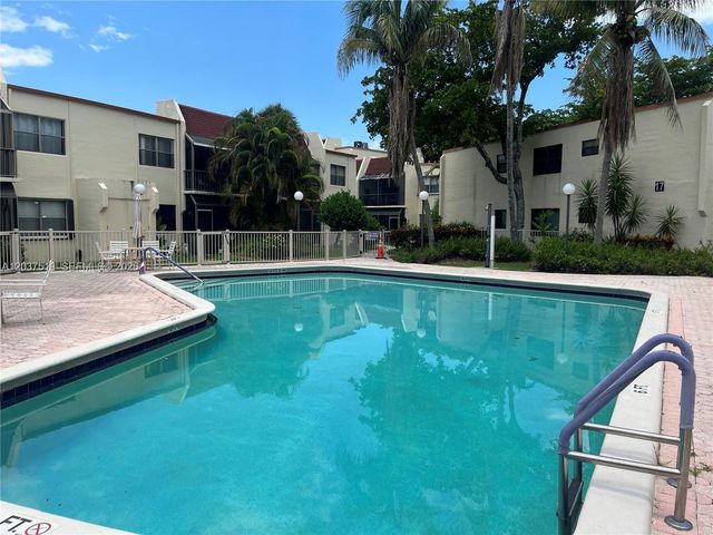 301 N Pine Island Rd 165, Plantation, FL 33324