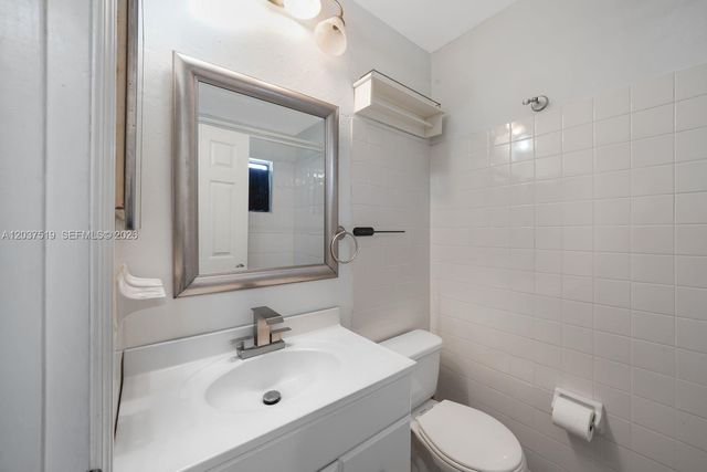 301 N Pine Island Rd 165, Plantation, FL 33324