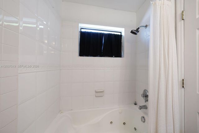 301 N Pine Island Rd 165, Plantation, FL 33324