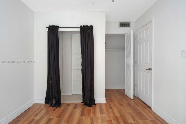 301 N Pine Island Rd 165, Plantation, FL 33324