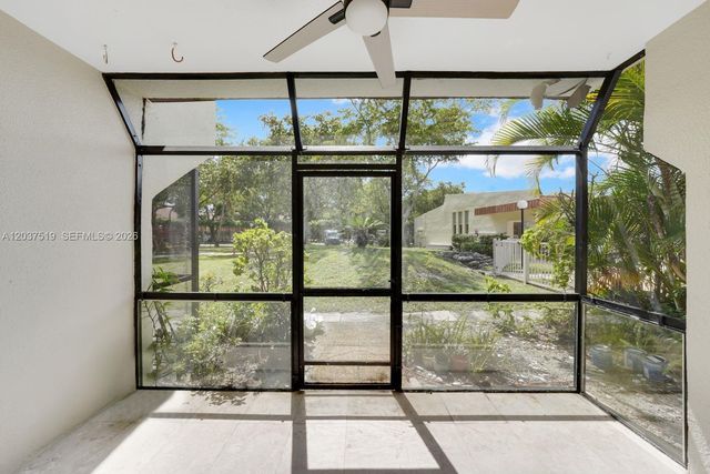 301 N Pine Island Rd 165, Plantation, FL 33324