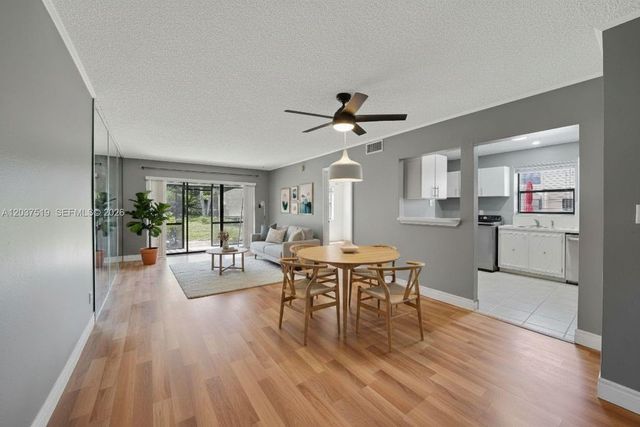 301 N Pine Island Rd 165, Plantation, FL 33324