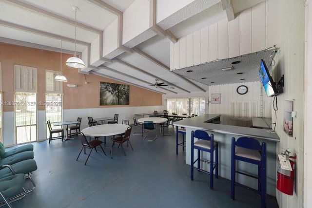 301 N Pine Island Rd 165, Plantation, FL 33324