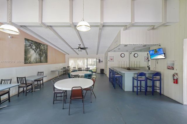 301 N Pine Island Rd 165, Plantation, FL 33324